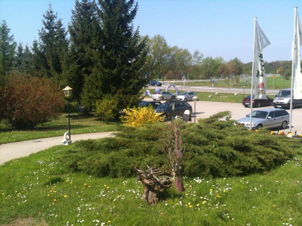 Hotel-Pension Am Muehlberg ลืบเบอเนา ภายนอก รูปภาพ