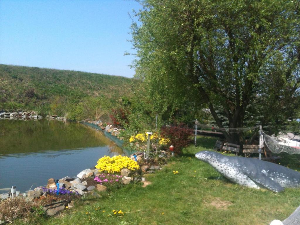 Hotel-Pension Am Muehlberg ลืบเบอเนา ภายนอก รูปภาพ