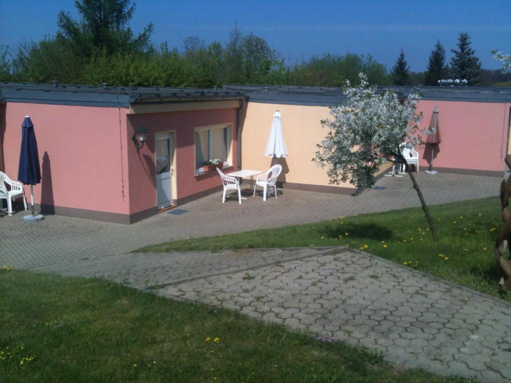 Hotel-Pension Am Muehlberg ลืบเบอเนา ภายนอก รูปภาพ