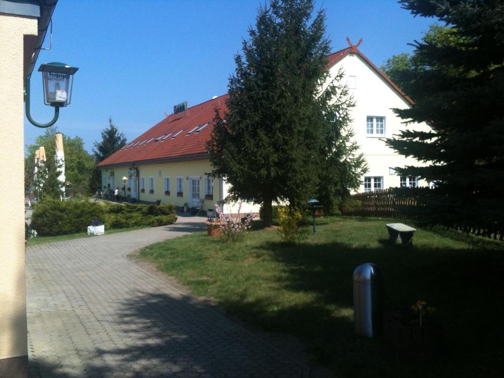 Hotel-Pension Am Muehlberg ลืบเบอเนา ภายนอก รูปภาพ
