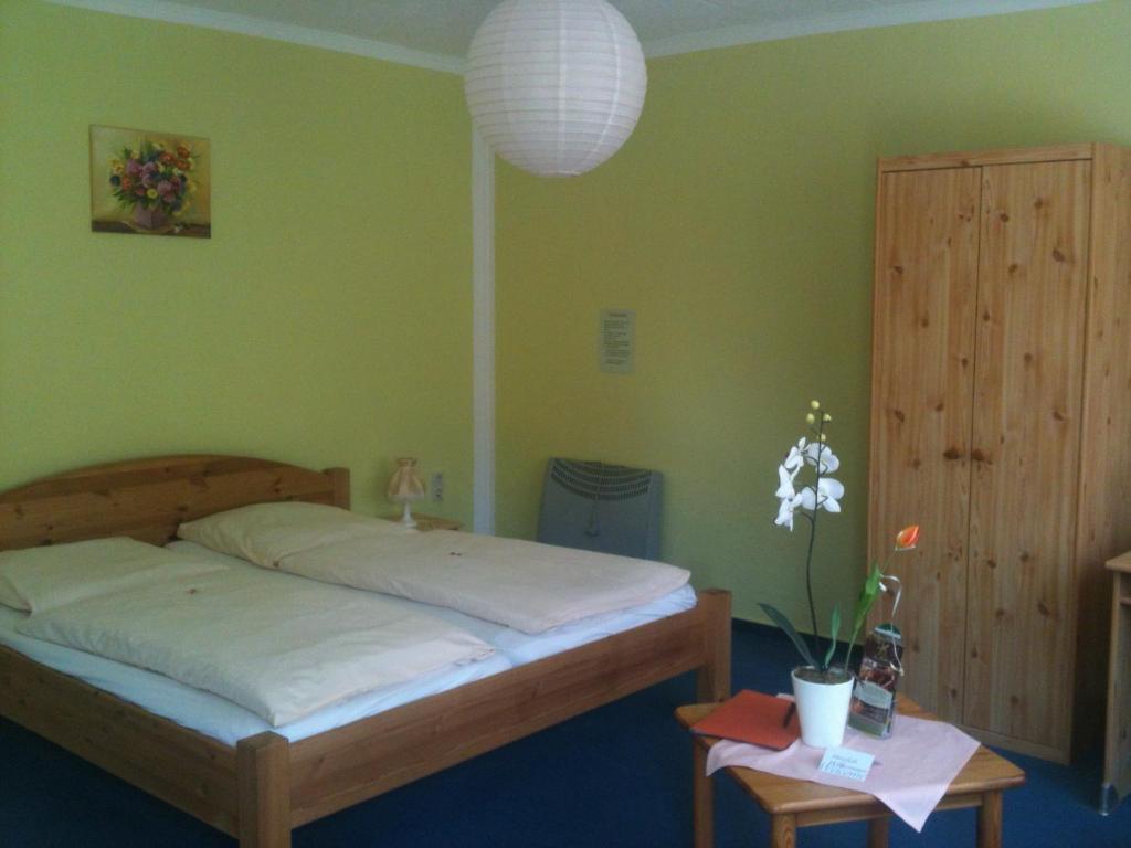 Hotel-Pension Am Muehlberg ลืบเบอเนา ภายนอก รูปภาพ