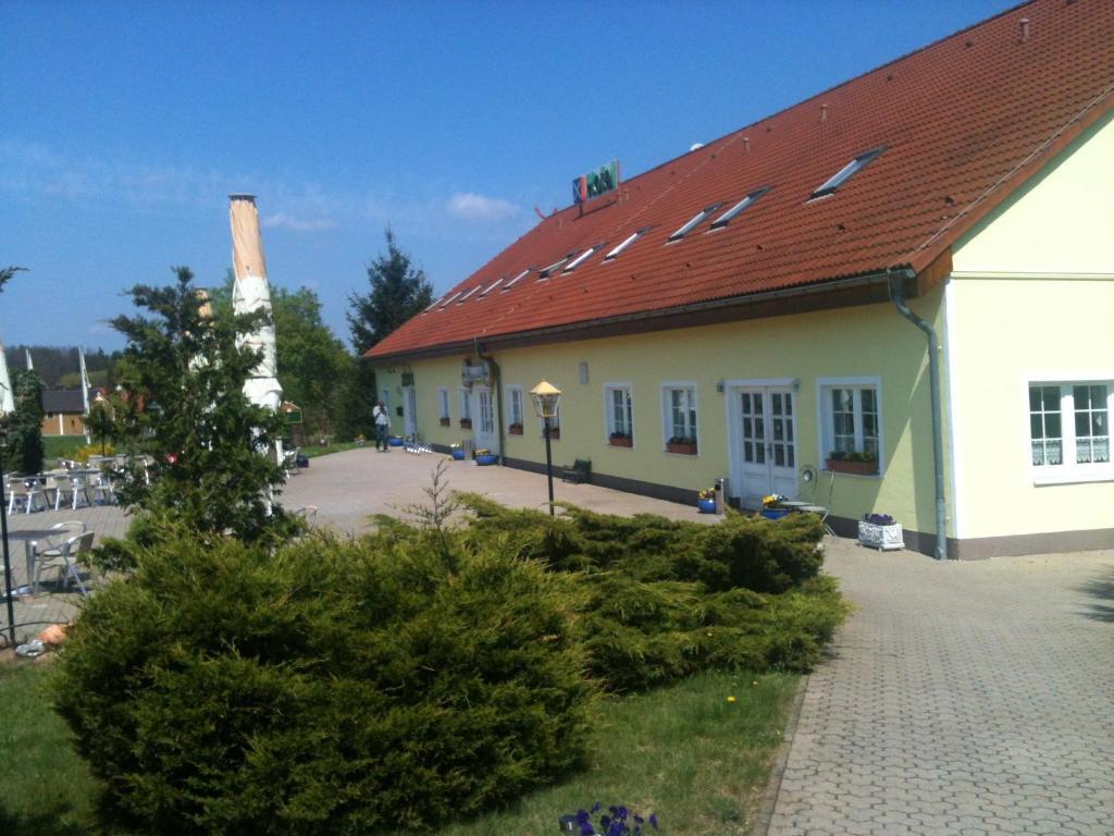Hotel-Pension Am Muehlberg ลืบเบอเนา ภายนอก รูปภาพ