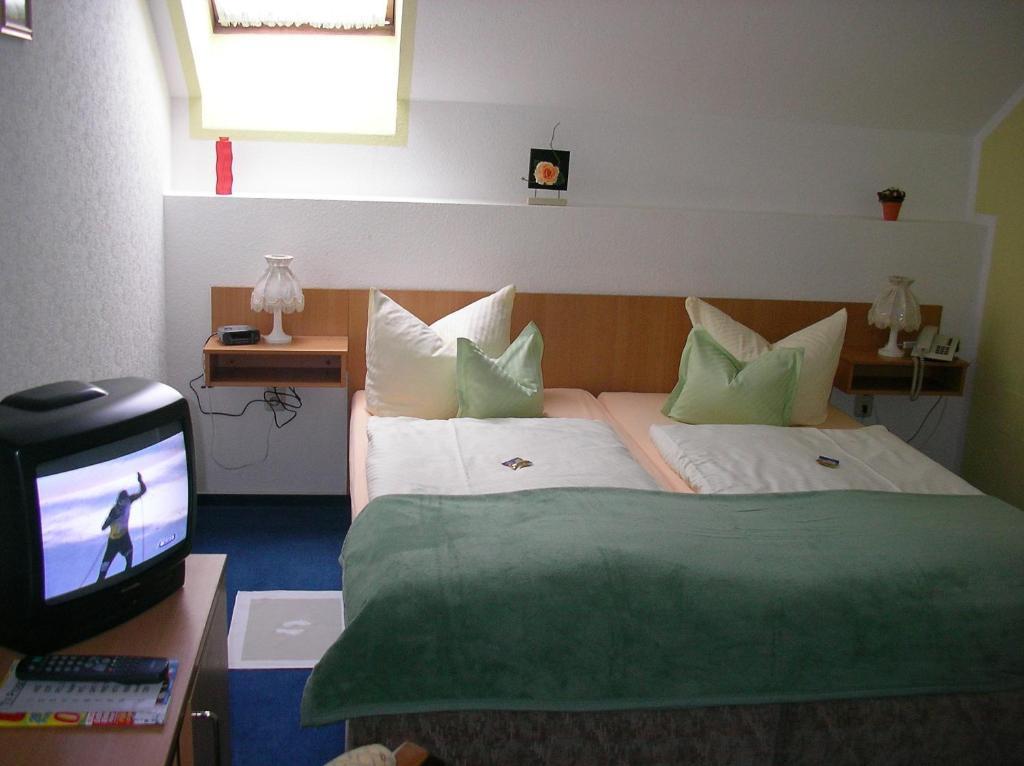 Hotel-Pension Am Muehlberg ลืบเบอเนา ห้อง รูปภาพ