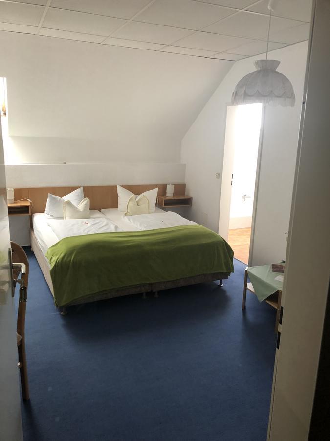 Hotel-Pension Am Muehlberg ลืบเบอเนา ภายนอก รูปภาพ