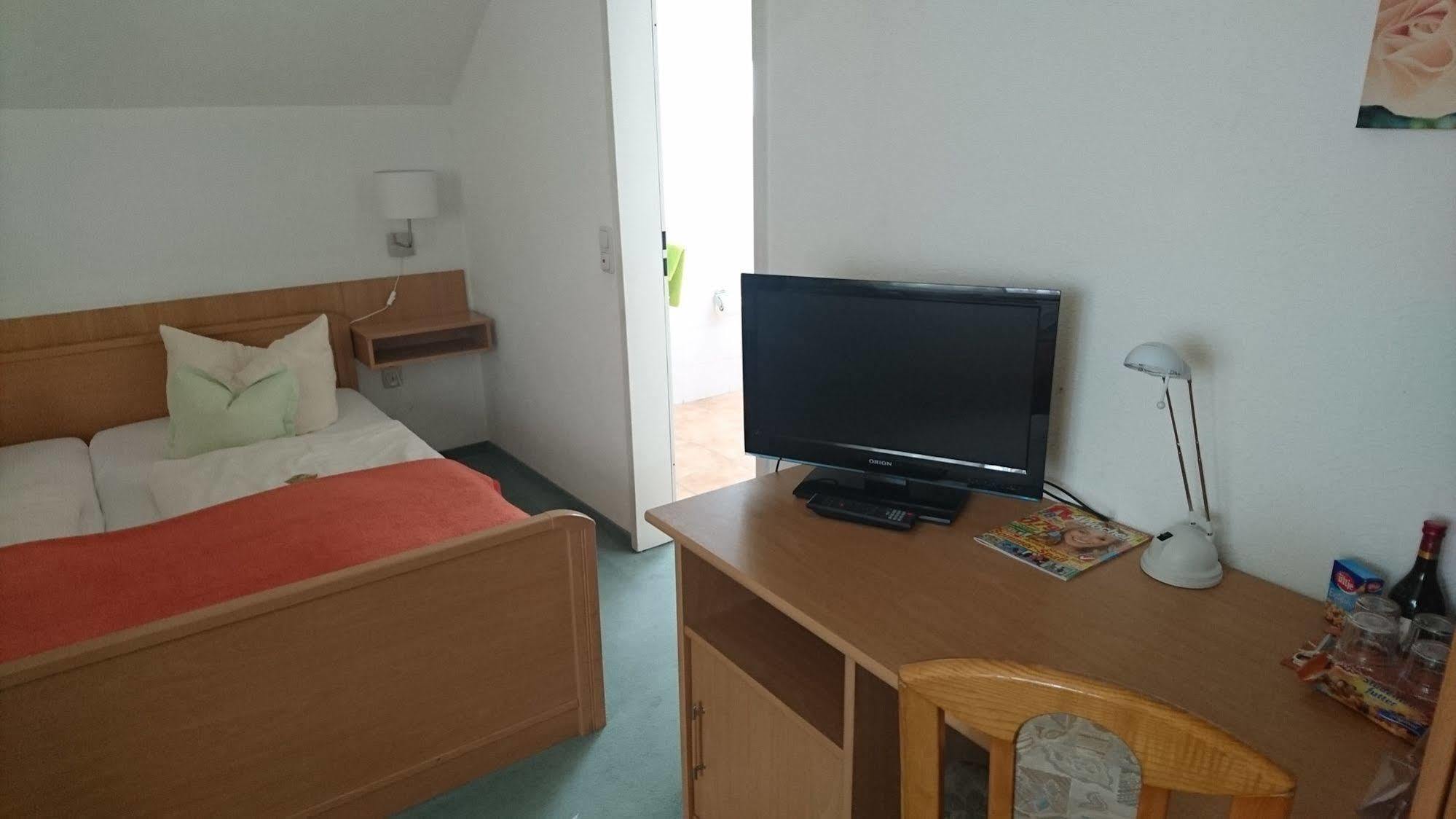 Hotel-Pension Am Muehlberg ลืบเบอเนา ภายนอก รูปภาพ