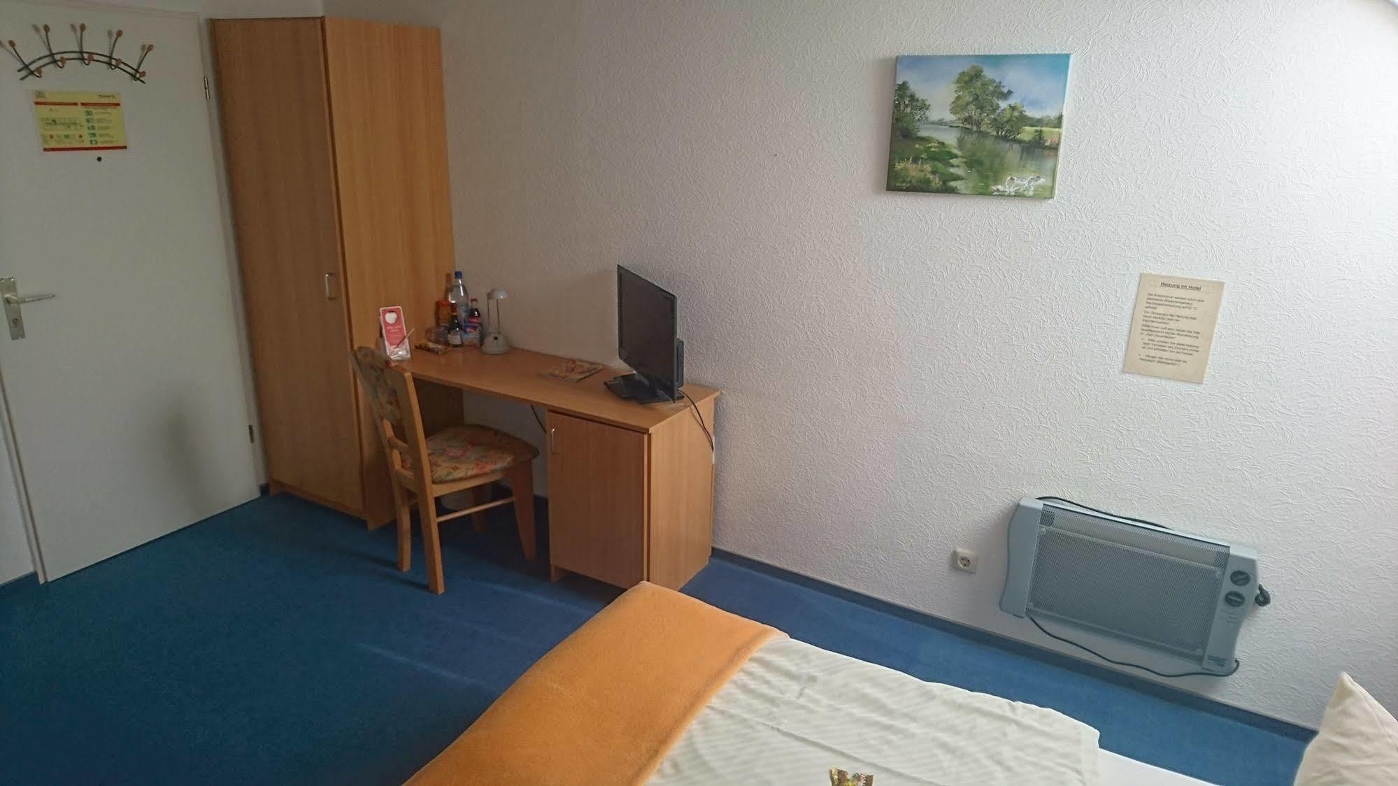 Hotel-Pension Am Muehlberg ลืบเบอเนา ภายนอก รูปภาพ