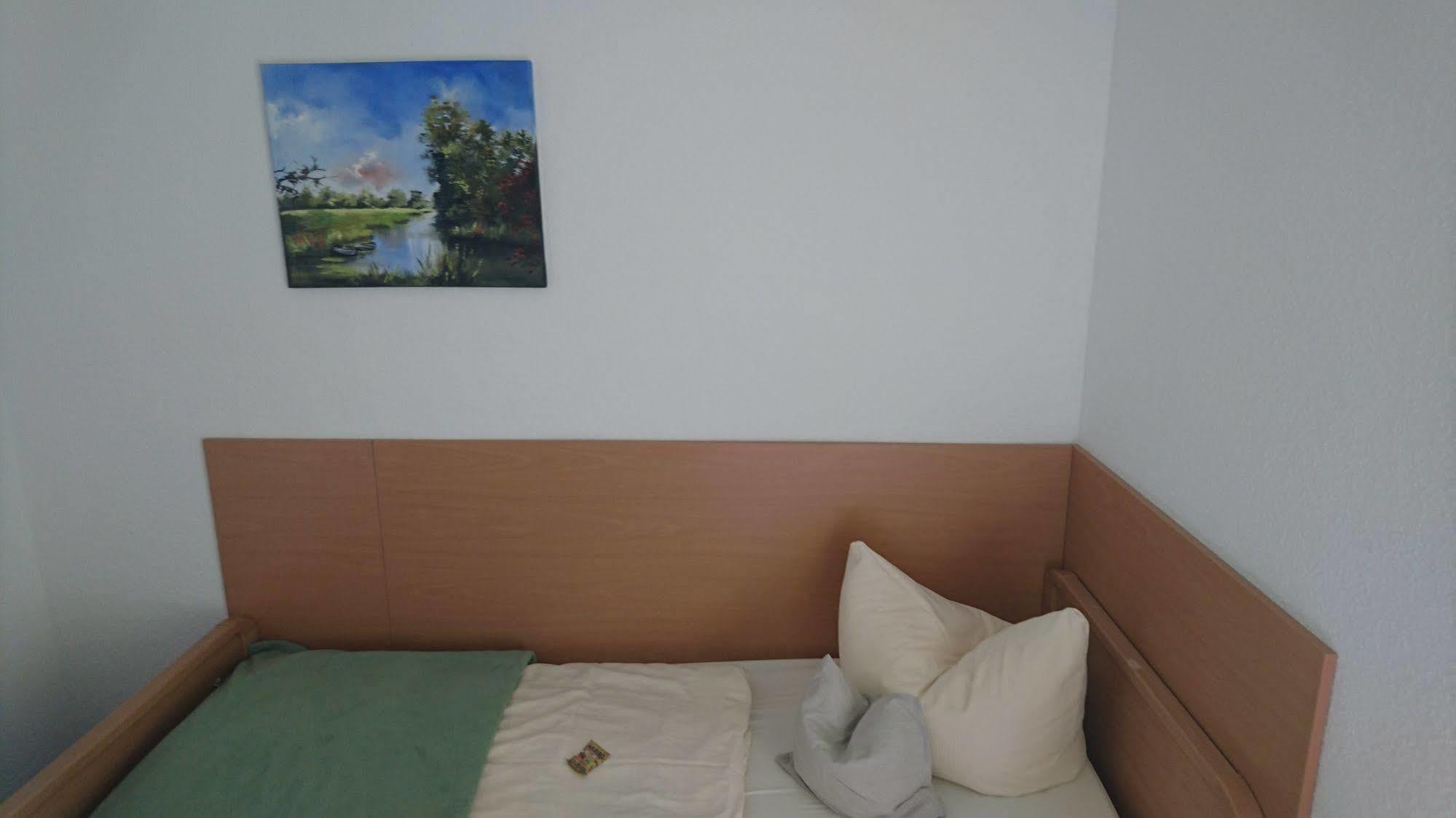 Hotel-Pension Am Muehlberg ลืบเบอเนา ภายนอก รูปภาพ